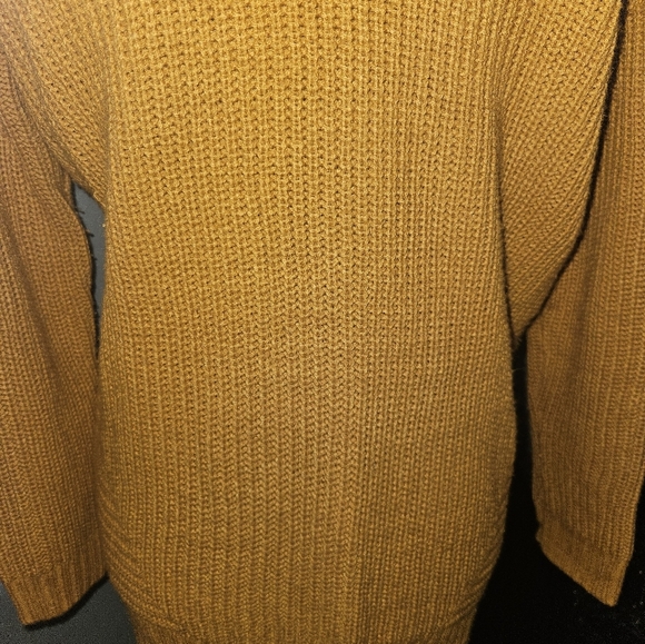 Arizona Jean Co. Womans Gold Knit Sweater Size M - Picture 10 of 12